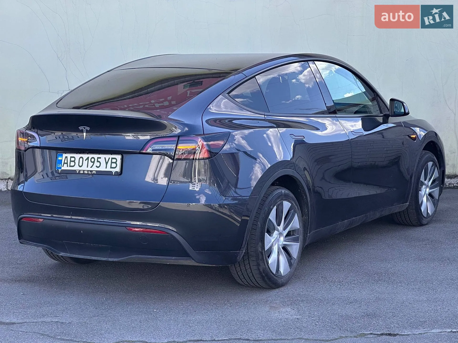 2025 Tesla Model Y - мініатюра 9