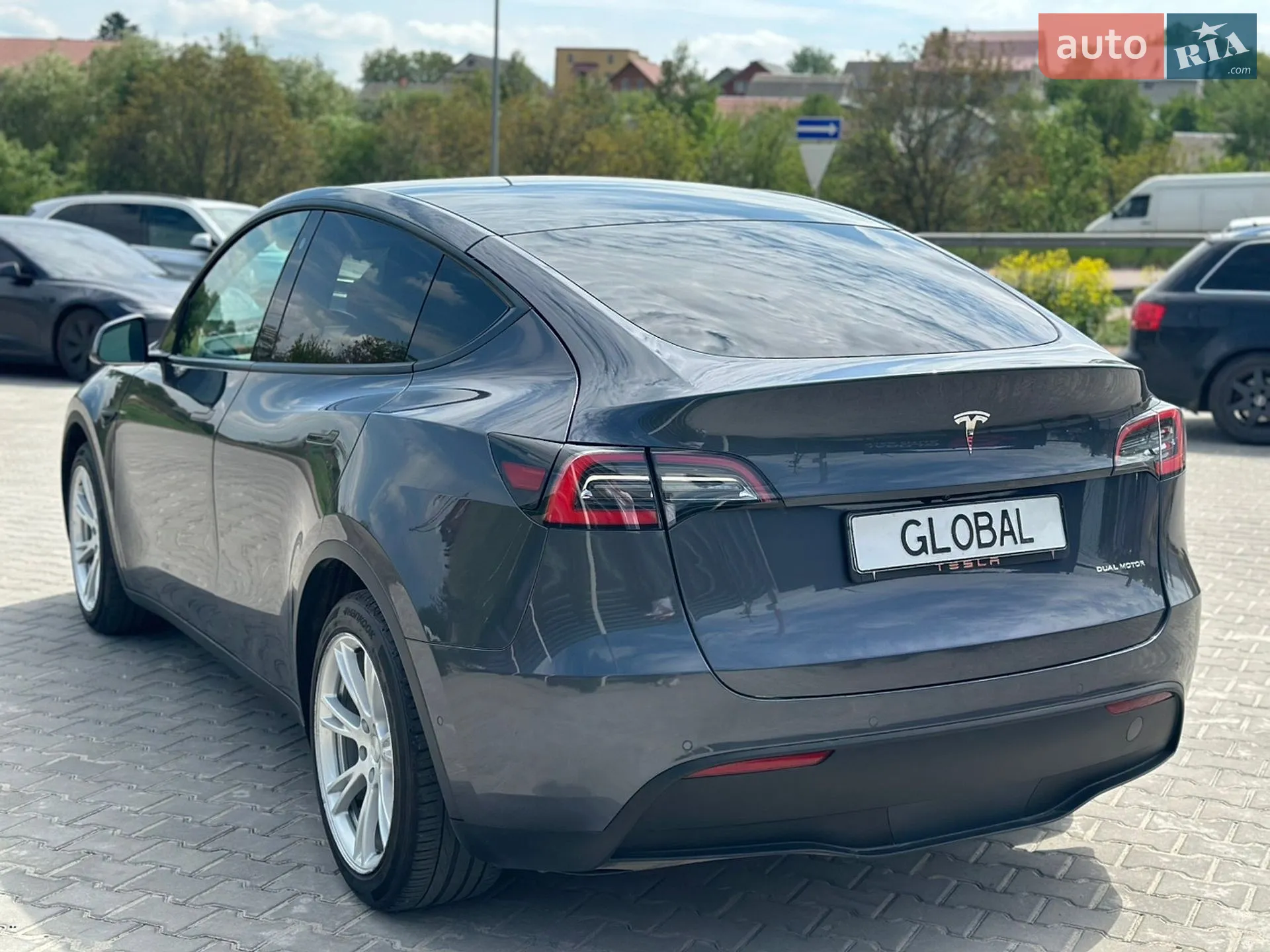 2020 Tesla Model Y - мініатюра 8