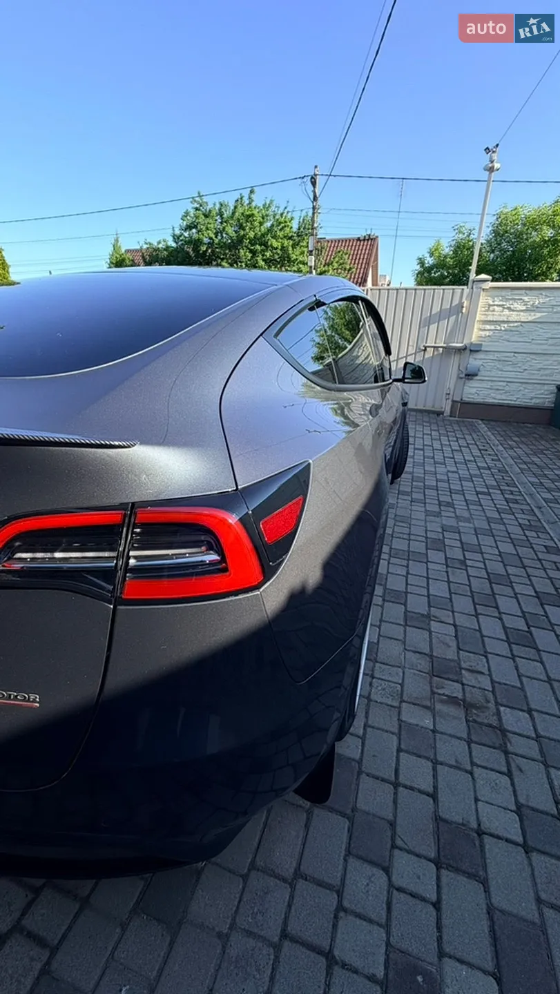2022 Tesla Model Y - мініатюра 3