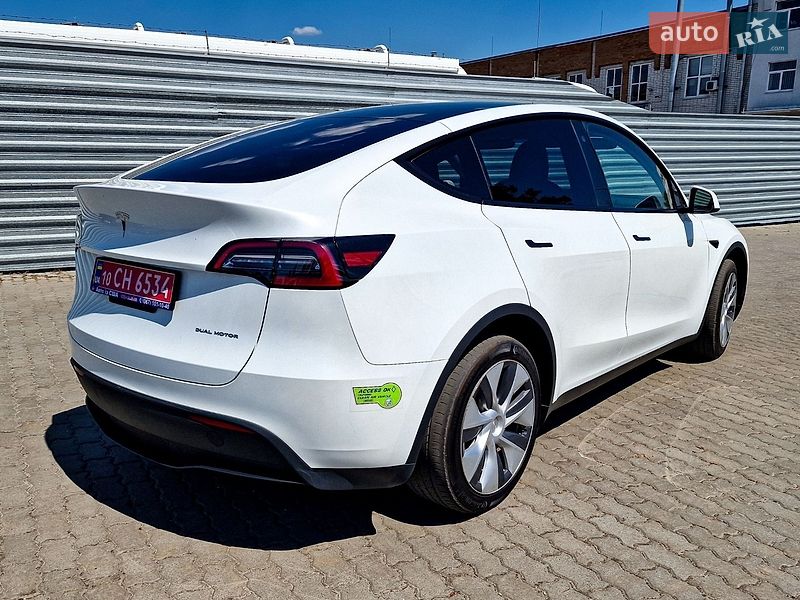 Позашляховик / Кросовер Tesla Model Y 2023 в Кременчуці фото 4 Позашляховик / Кросовер Tesla Model Y 2023 в Кременчуці
