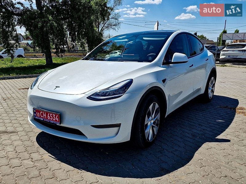Tesla Model Y 2023