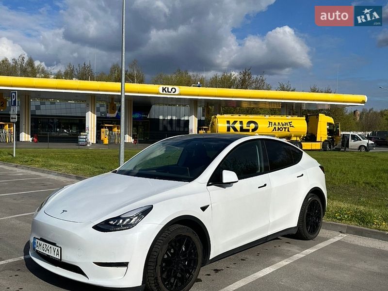 Внедорожник / Кроссовер Tesla Model Y 2022 в Киеве