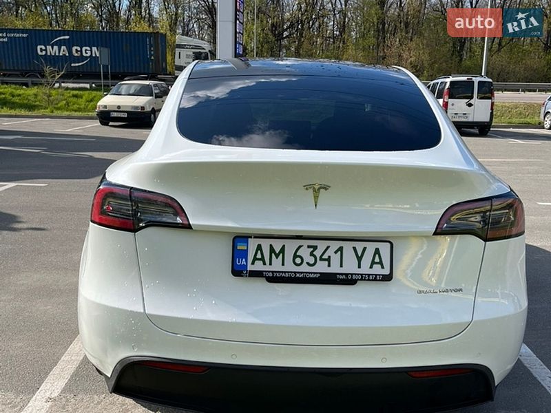 Внедорожник / Кроссовер Tesla Model Y 2022 в Киеве