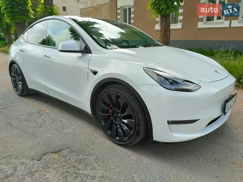 Внедорожник / Кроссовер Tesla Model Y 2021 в Тернополе