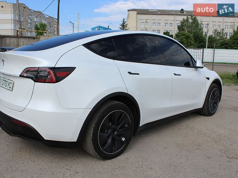 Внедорожник / Кроссовер Tesla Model Y 2023 в Киеве