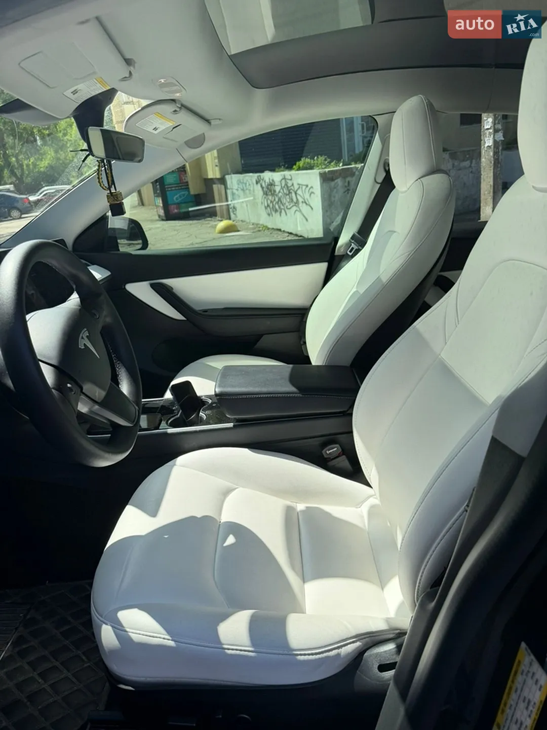 2020 Tesla Model Y - мініатюра 2