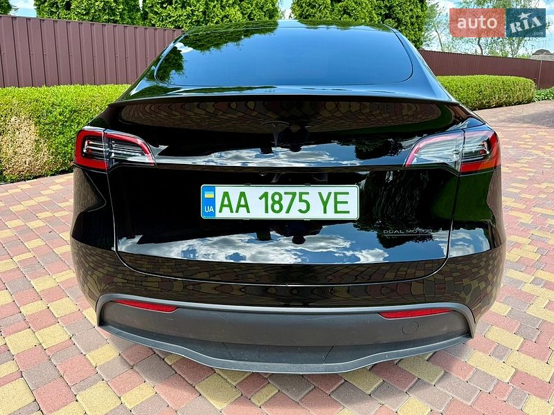 Позашляховик / Кросовер Tesla Model Y 2024 в Києві