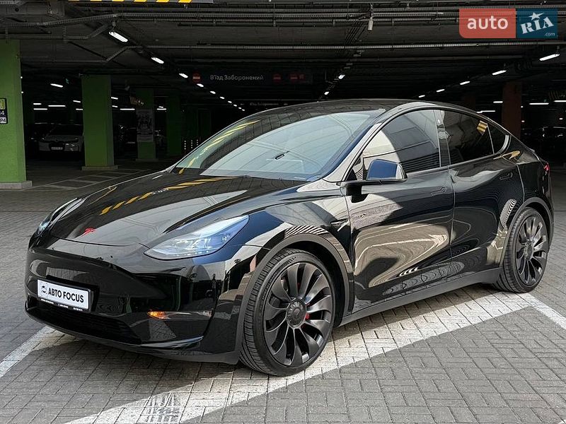 Внедорожник / Кроссовер Tesla Model Y 2023 в Киеве