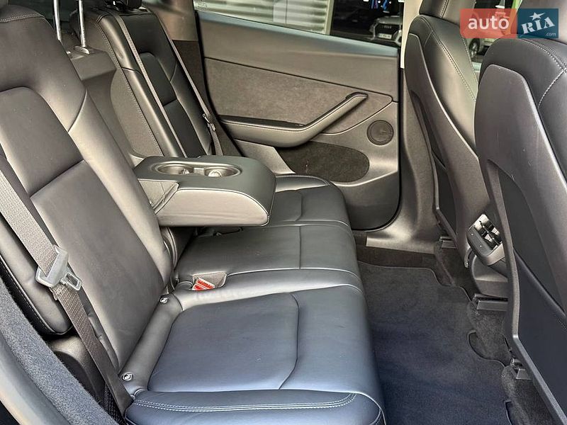 Внедорожник / Кроссовер Tesla Model Y 2023 в Киеве