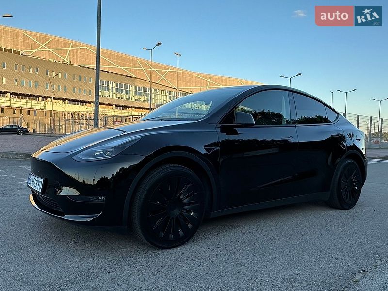Позашляховик / Кросовер Tesla Model Y 2023 в Львові