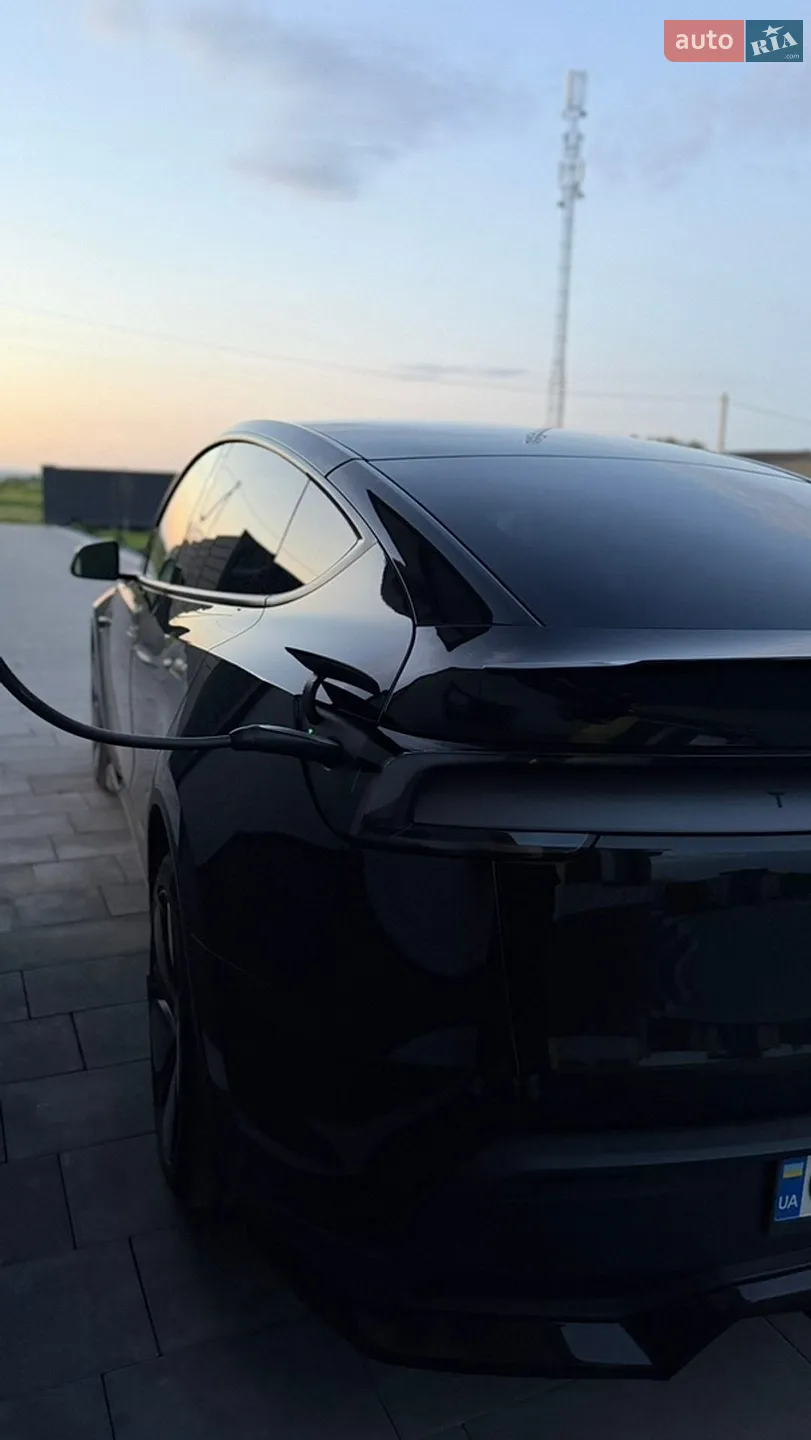 2025 Tesla Model Y - мініатюра 40