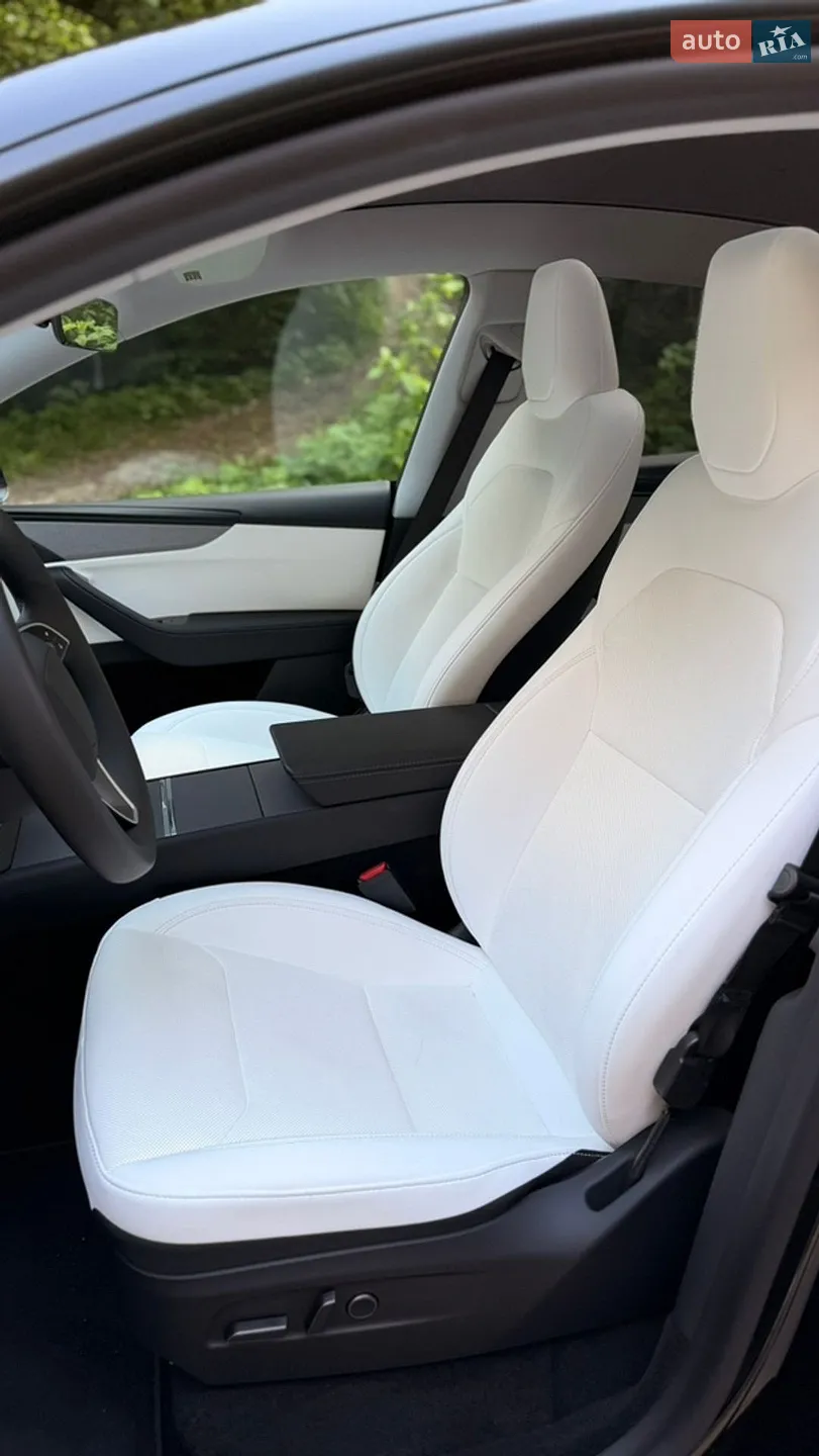 2025 Tesla Model Y - мініатюра 27