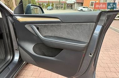 Позашляховик / Кросовер Tesla Model Y 2022 в Стрию