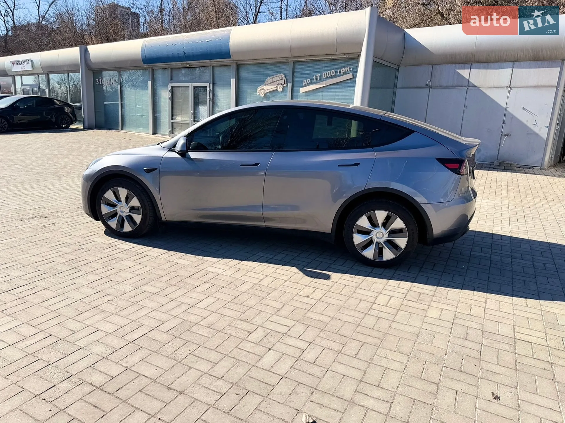 2024 Tesla Model Y - мініатюра 9