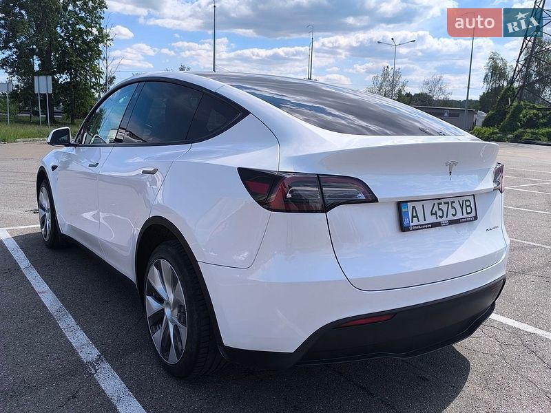 Внедорожник / Кроссовер Tesla Model Y 2023 в Киеве