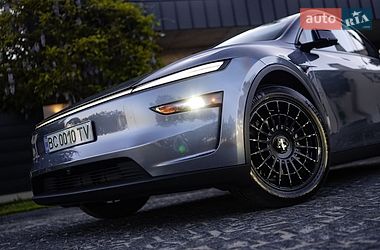 Позашляховик / Кросовер Tesla Model Y 2025 в Львові