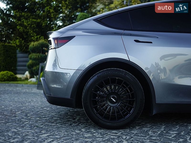 Позашляховик / Кросовер Tesla Model Y 2025 в Львові