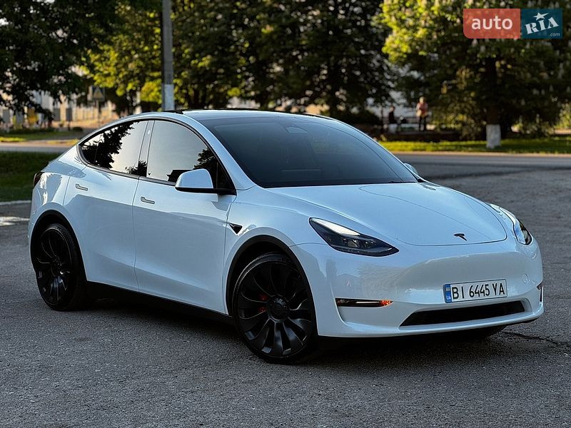 Позашляховик / Кросовер Tesla Model Y 2023 в Полтаві