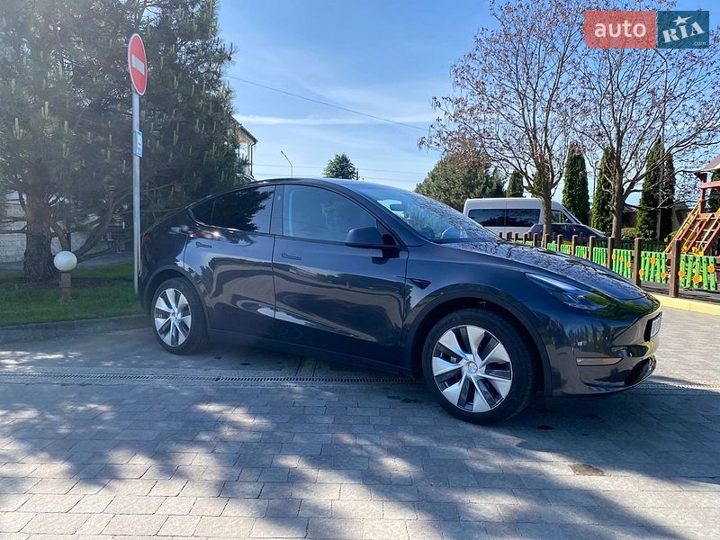 Внедорожник / Кроссовер Tesla Model Y 2024 в Сарнах фото 26 Внедорожник / Кроссовер Tesla Model Y 2024 в Сарнах
