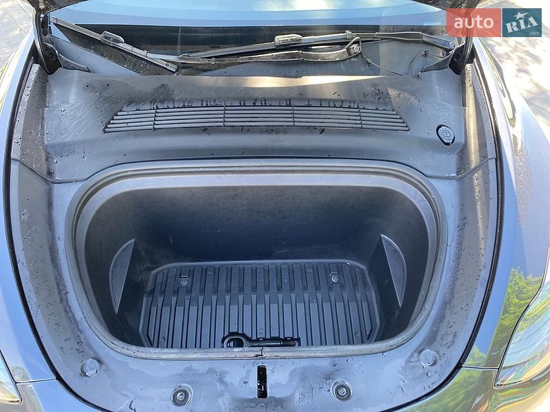 Внедорожник / Кроссовер Tesla Model Y 2024 в Сарнах фото 50 Внедорожник / Кроссовер Tesla Model Y 2024 в Сарнах