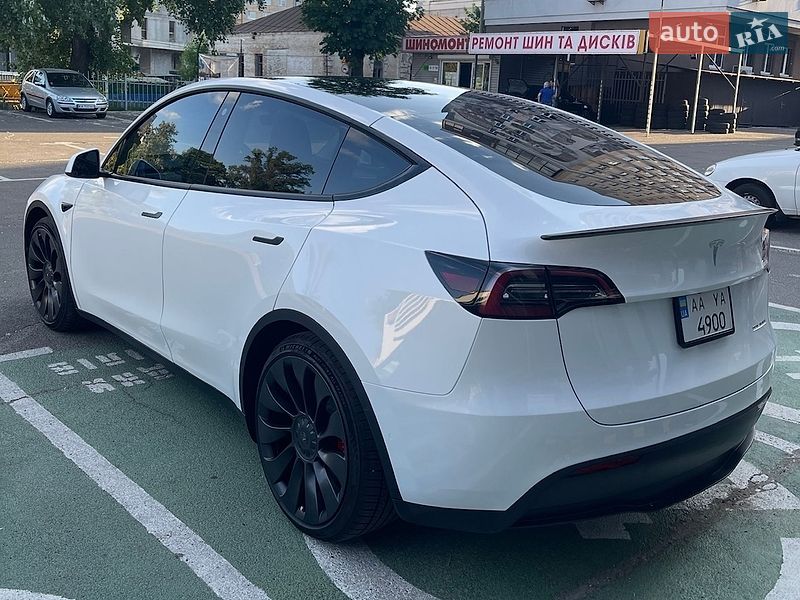 Внедорожник / Кроссовер Tesla Model Y 2022 в Киеве