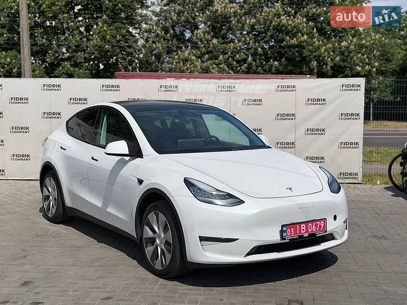 Tesla Model Y 2020