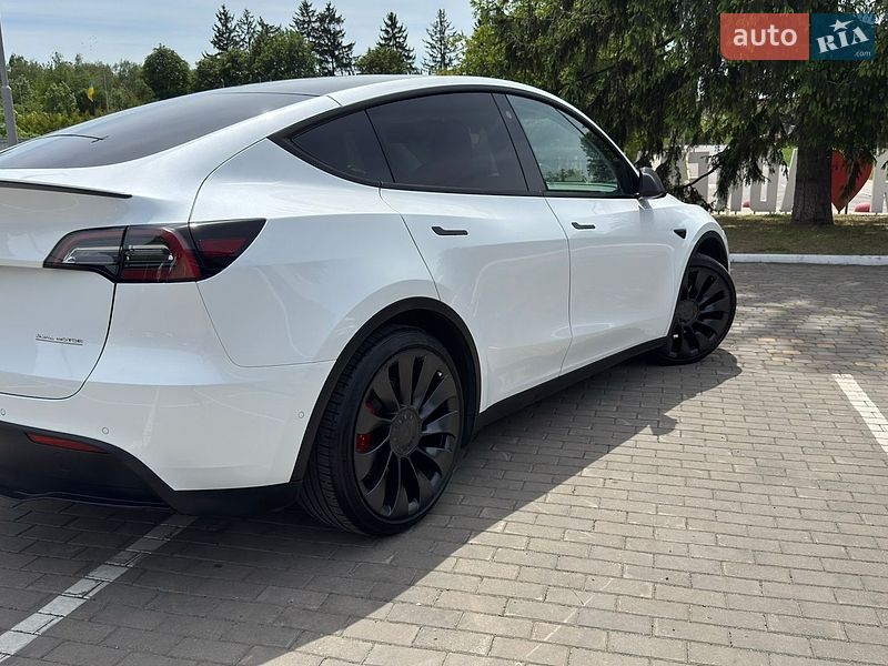 Внедорожник / Кроссовер Tesla Model Y 2022 в Луцке