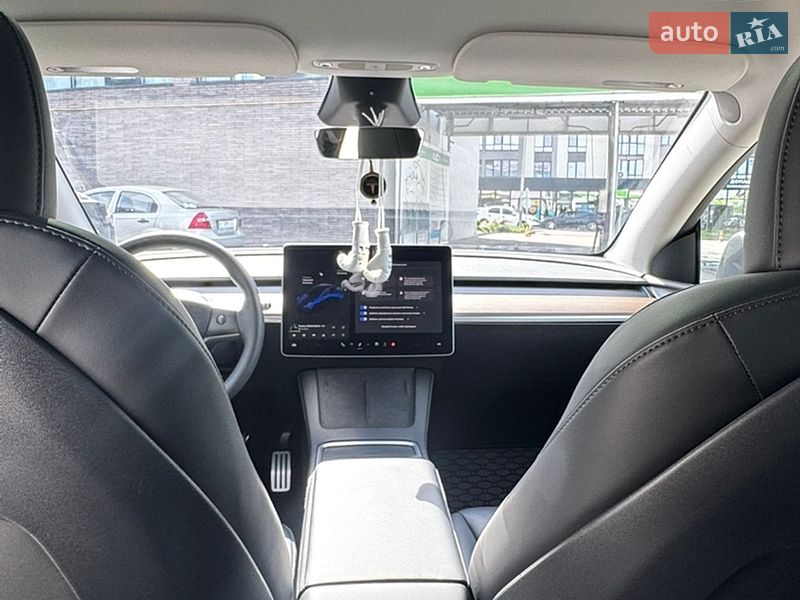 Позашляховик / Кросовер Tesla Model Y 2023 в Івано-Франківську
