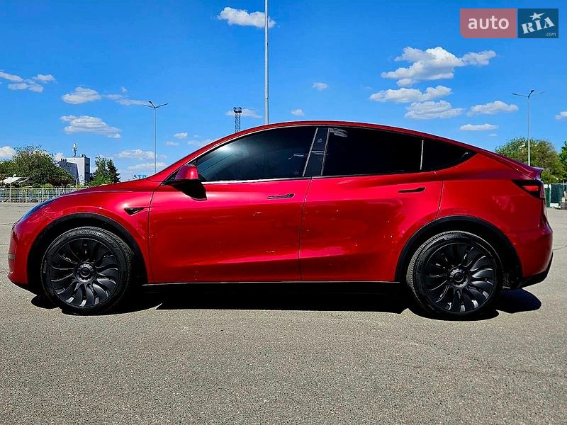 Позашляховик / Кросовер Tesla Model Y 2024 в Дніпрі