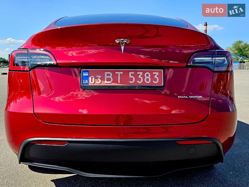 Позашляховик / Кросовер Tesla Model Y 2024 в Дніпрі