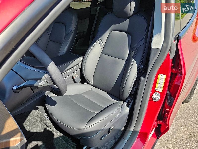 Позашляховик / Кросовер Tesla Model Y 2024 в Дніпрі