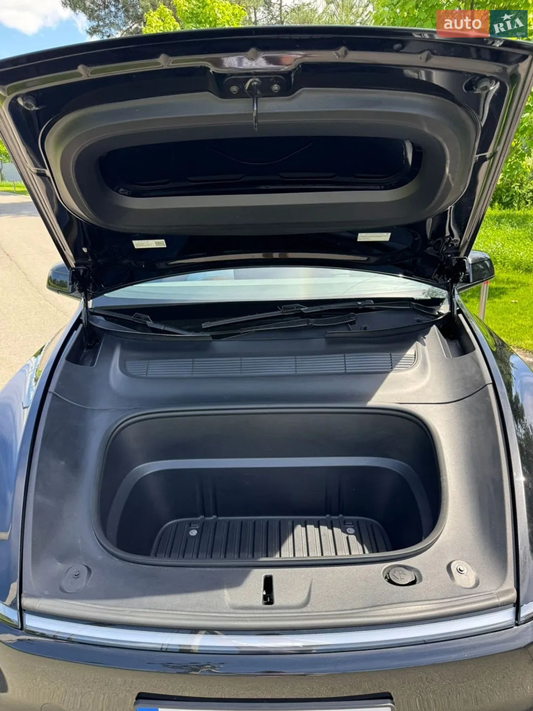 2025 Tesla Model Y - мініатюра 21