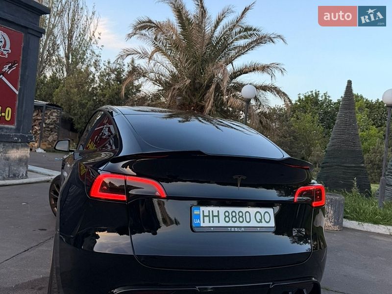 Внедорожник / Кроссовер Tesla Model Y 2023 в Великодолинском