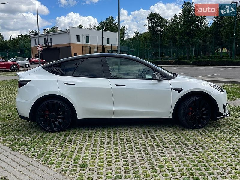 Позашляховик / Кросовер Tesla Model Y 2022 в Харкові