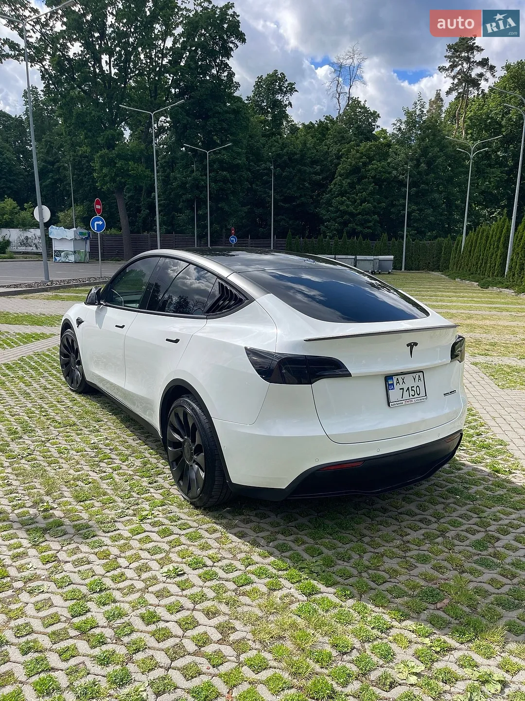 2022 Tesla Model Y - мініатюра 14