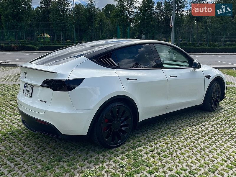 Позашляховик / Кросовер Tesla Model Y 2022 в Харкові