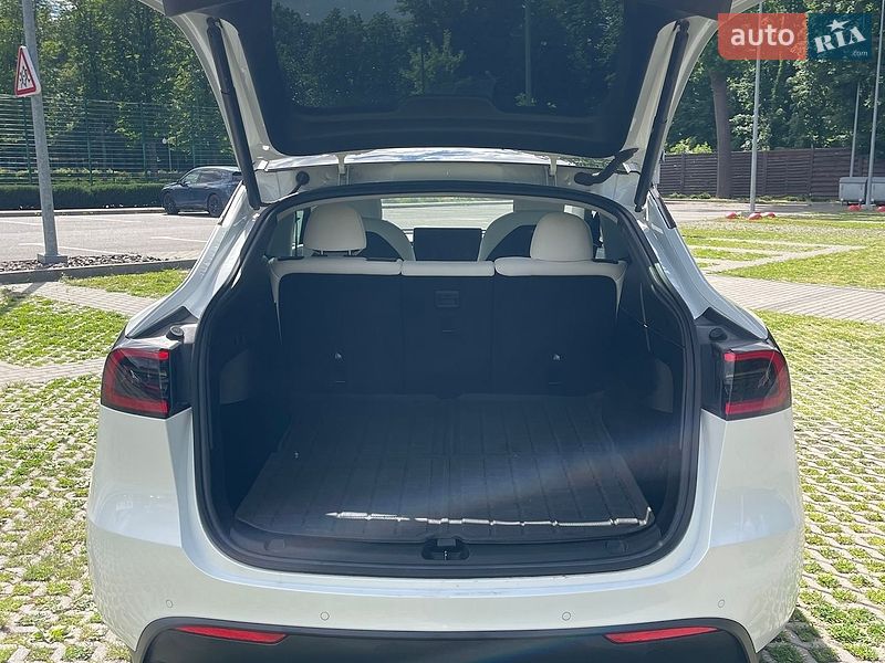 Позашляховик / Кросовер Tesla Model Y 2022 в Харкові