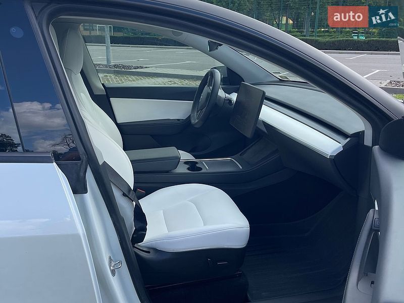 Позашляховик / Кросовер Tesla Model Y 2022 в Харкові фото 18 Позашляховик / Кросовер Tesla Model Y 2022 в Харкові