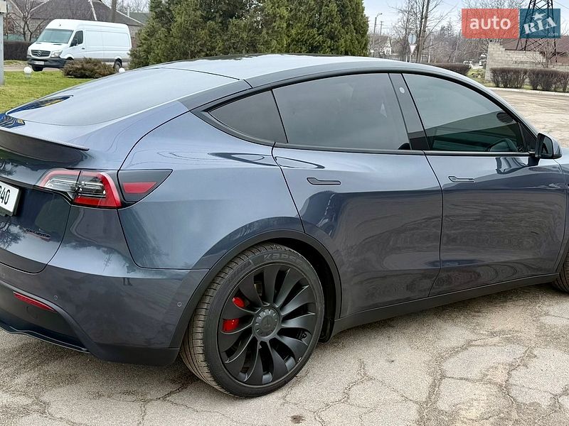 Позашляховик / Кросовер Tesla Model Y 2021 в Кам'янському