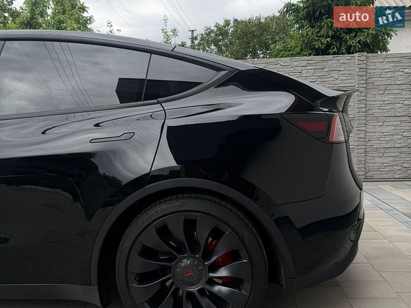 Позашляховик / Кросовер Tesla Model Y 2022 в Дніпрі