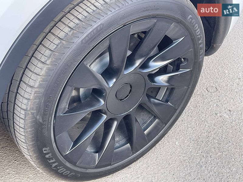 Позашляховик / Кросовер Tesla Model Y 2022 в Києві