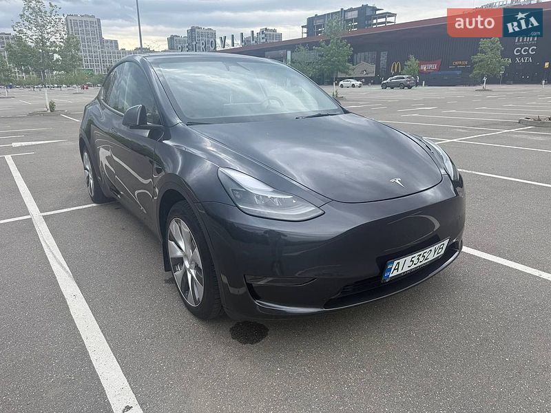 Позашляховик / Кросовер Tesla Model Y 2024 в Києві