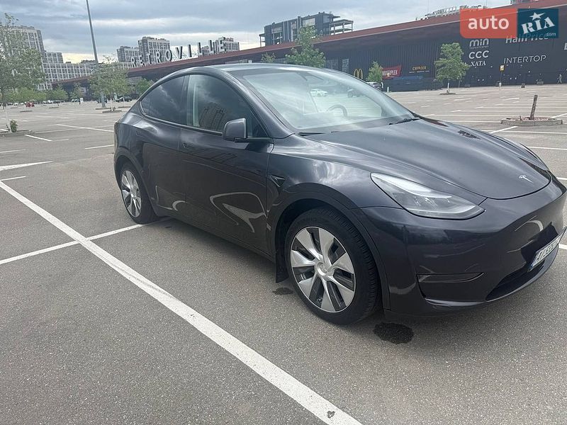 Позашляховик / Кросовер Tesla Model Y 2024 в Києві