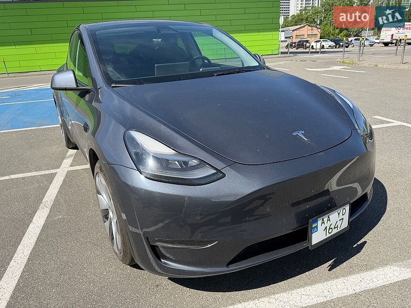 Внедорожник / Кроссовер Tesla Model Y 2023 в Киеве