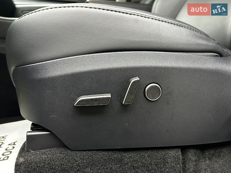 Позашляховик / Кросовер Tesla Model Y 2024 в Чернівцях