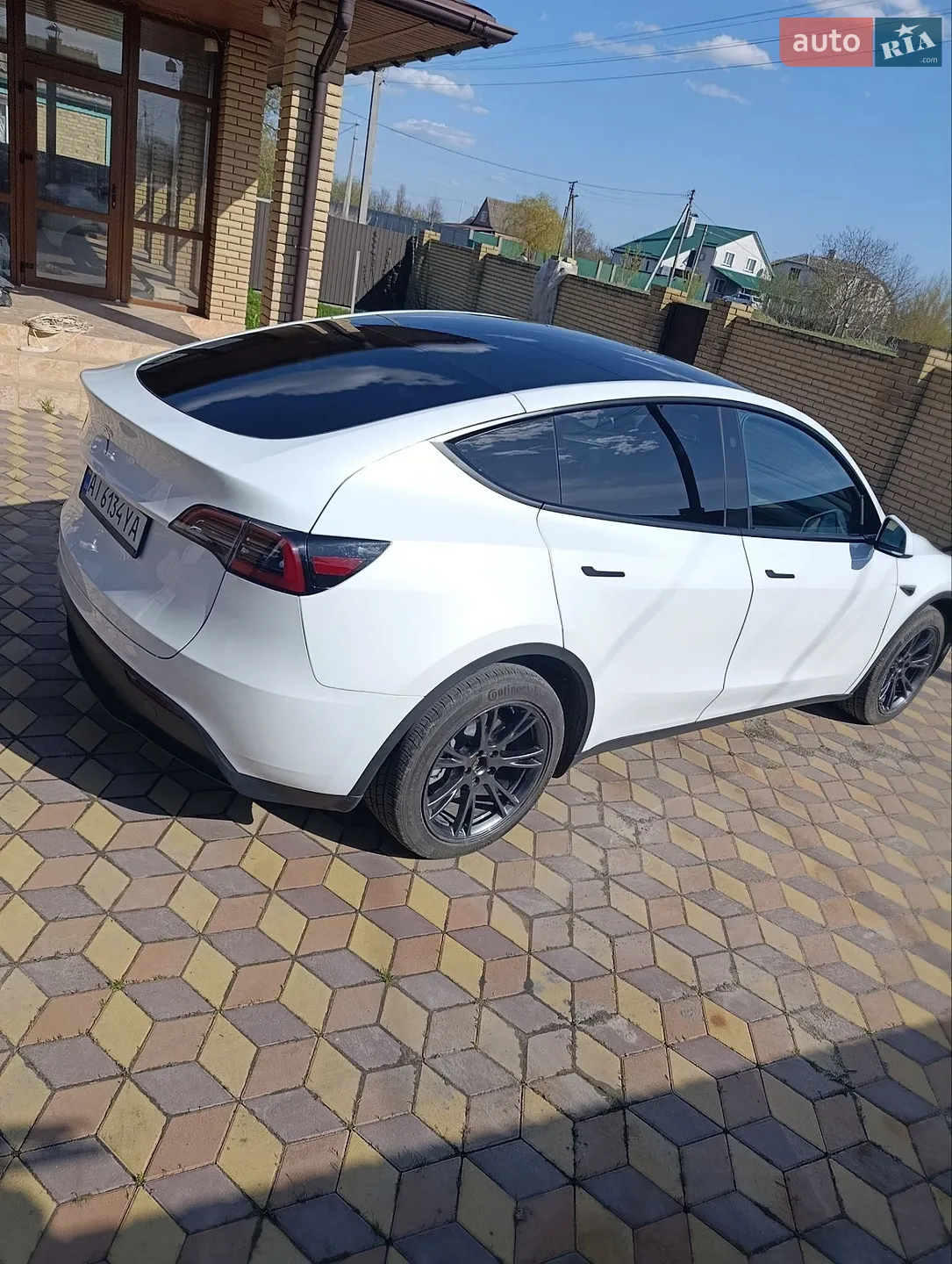 2025 Tesla Model Y - мініатюра 10