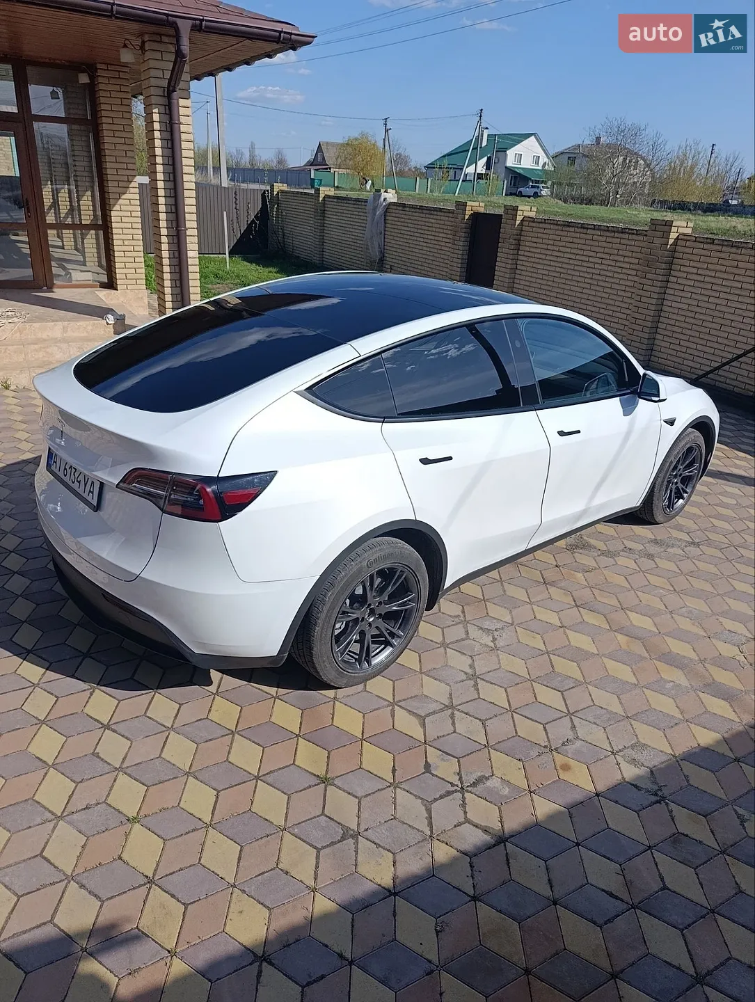 2025 Tesla Model Y - мініатюра 9
