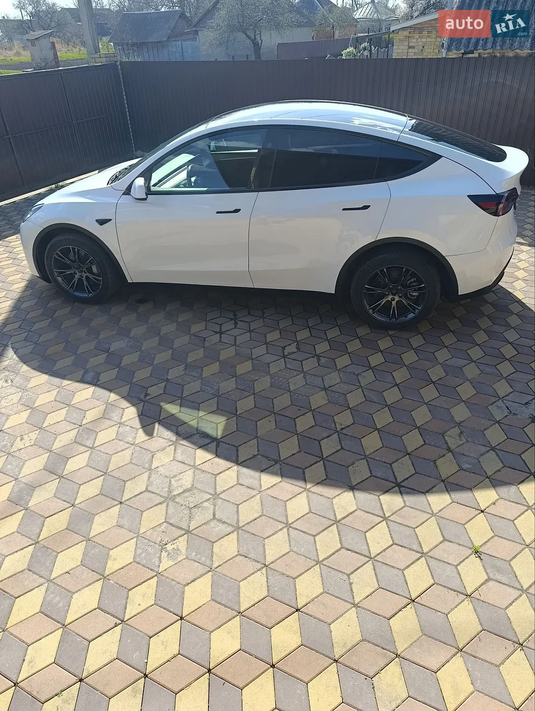 2025 Tesla Model Y - мініатюра 8