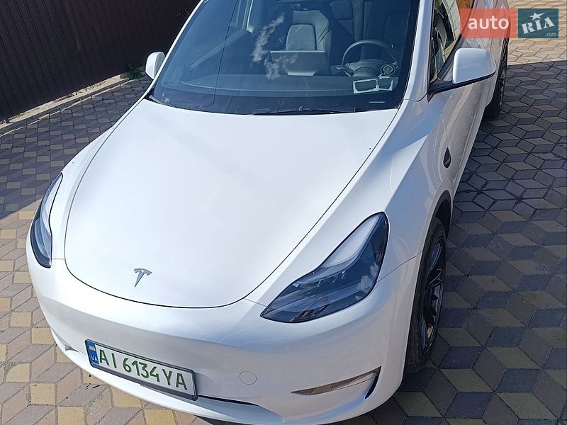 Внедорожник / Кроссовер Tesla Model Y 2025 в Переяславе