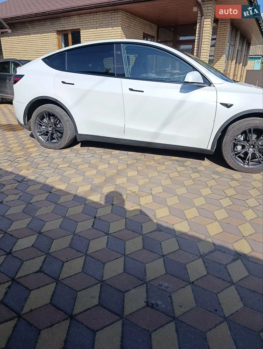 2025 Tesla Model Y - мініатюра 12